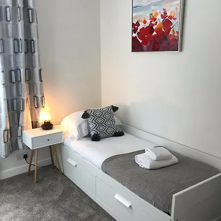 Portland Street With Free Parking Apartment