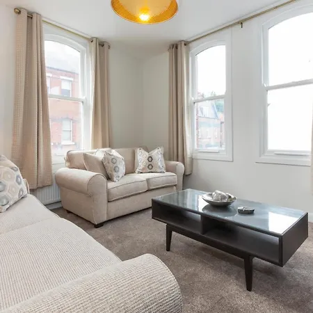 Apartment Portland Street With Free Parking