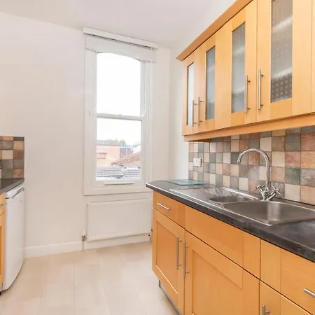 Portland Street With Free Parking *